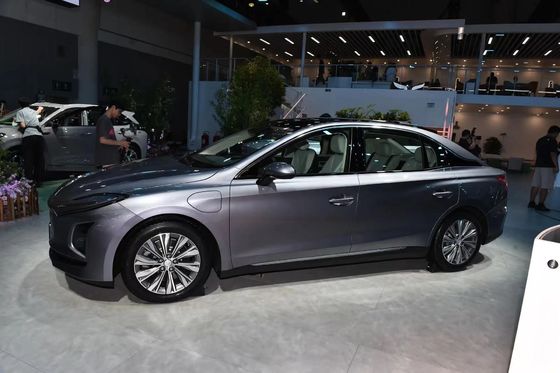 Бензин или электрическое топливо 2024 Hongqi Eqm5 Автомобиль Черный цвет Эффективная вентиляция сиденья