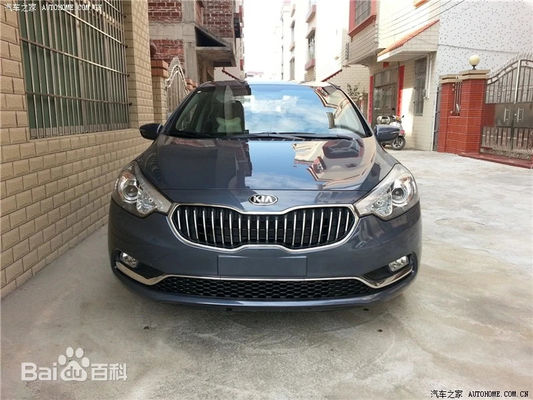 K3 Kia Subcompact Car 4-дверный седан с высоким разрешением сенсорного экрана