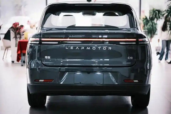 Средний размер кроссовер Leapmotor C10 Gray 530 Comfort Edition Электрический семейный внедорожник